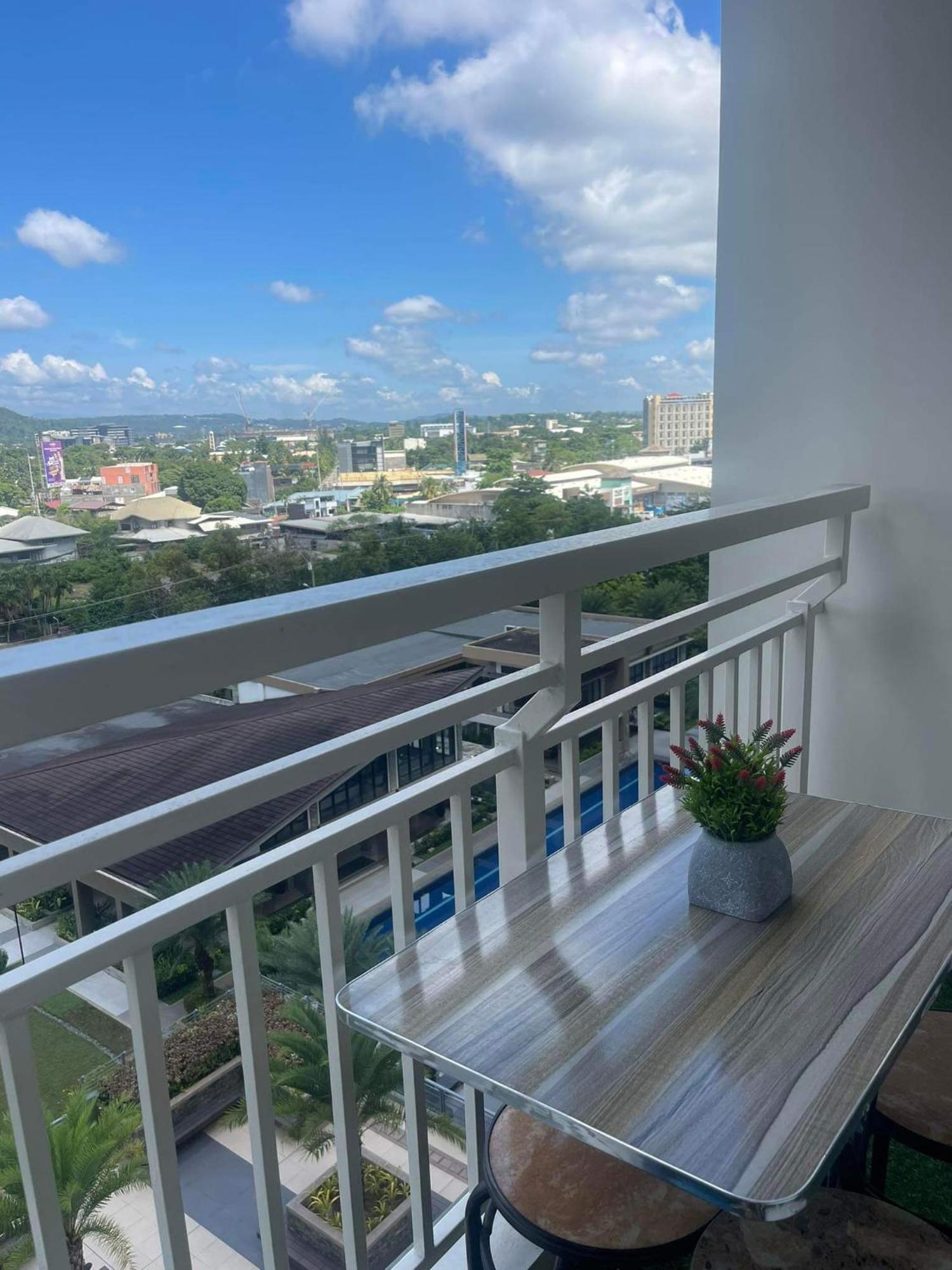 Verdon Parc Davao City With Balcony By Darpm Экстерьер фото