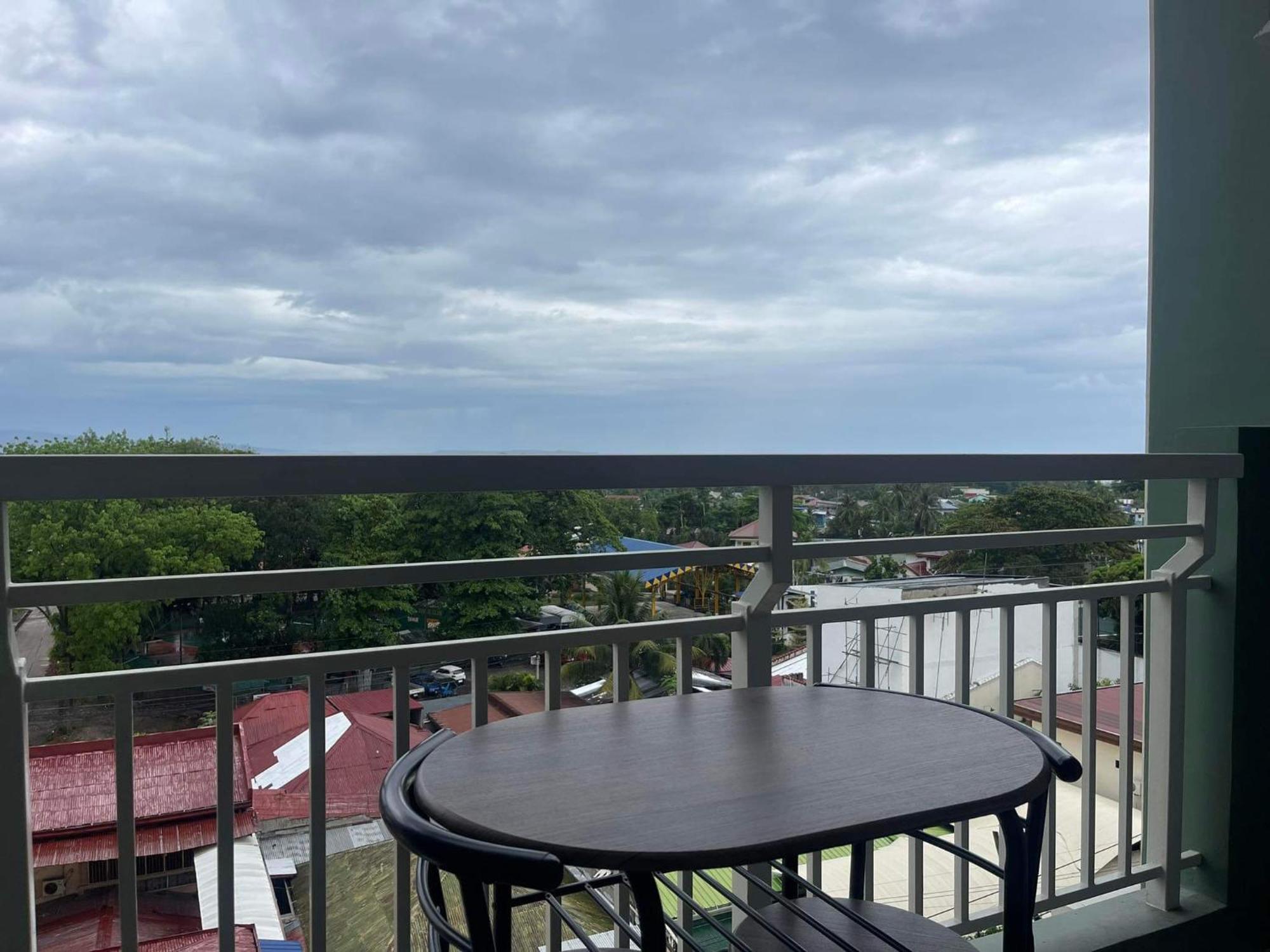 Verdon Parc Davao City With Balcony By Darpm Экстерьер фото